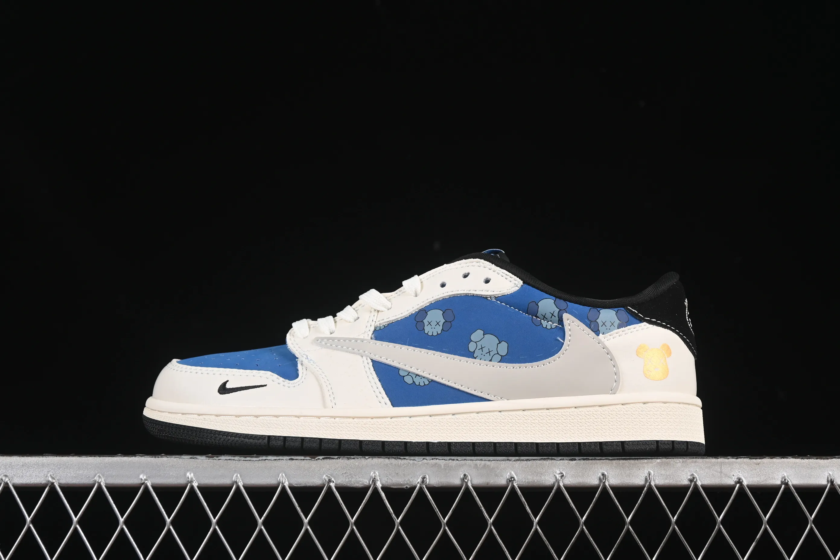 All Categories Air Jordan Jordan Series Basketball Shoes Air Jordan 1 Low High-end Customized Low-top Shoes Travis Scott x Fragment Design x Air Jordan 1 Low OG SP AJ1 Joe 1 Violent Bear Joint Gray-Blue Cartoon Low-top Cultural Casual Shoes XS2024-053